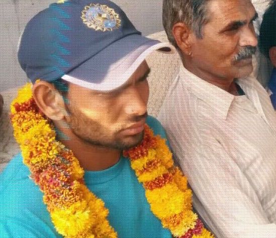 कर्ज लेकर क्रिकेट खेलने वाले मजदूर के बेटे को मिला 3.20 करोड़, IPL में मुंबई इंडियंस ने खरीदा.